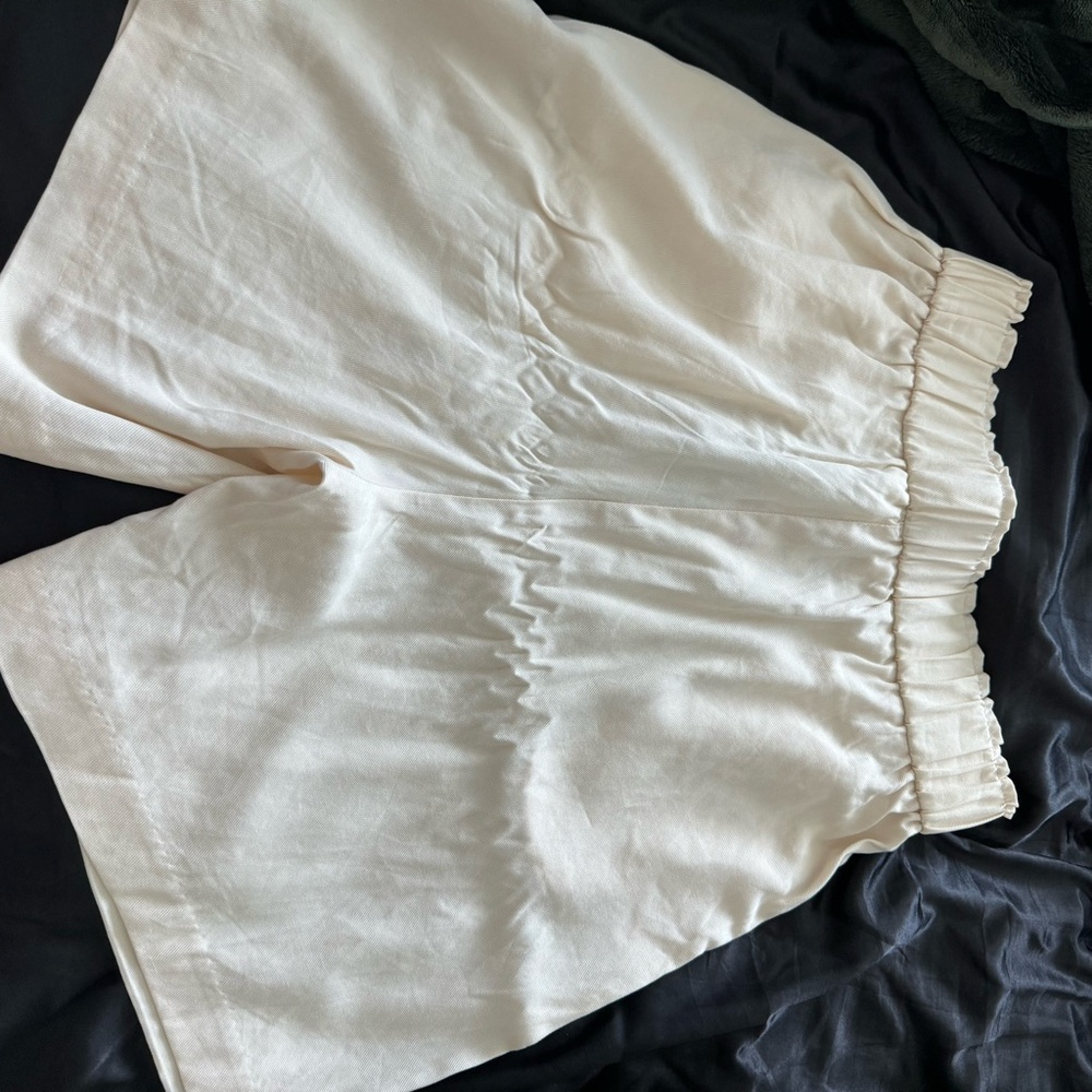 HM tan shorts